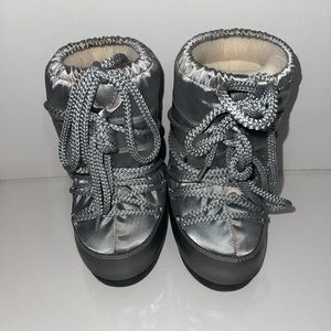 Sliver moon boots